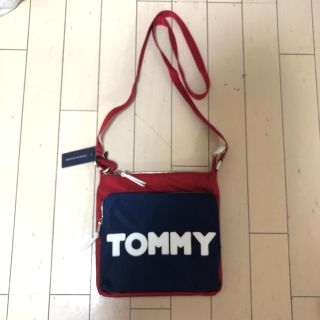 トミーヒルフィガー(TOMMY HILFIGER)の新品タグつき　トミーTommyデカロゴ　ショルダー(ショルダーバッグ)