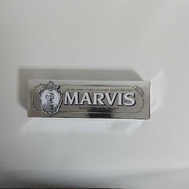 MARVIS(マービス)のMARVIS マービス 歯みがき粉 ホワイトニングミント 85ml インテリア/住まい/日用品の日用品/生活雑貨/旅行(日用品/生活雑貨)の商品写真