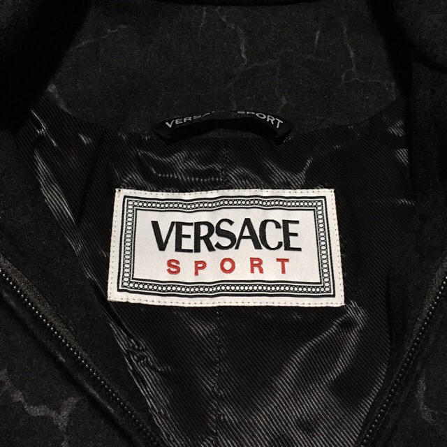VERSACE(ヴェルサーチ)のVERSACE ジャケット ヴェルサーチ ブルゾン ヴィンテージ 総柄 ウール  レディースのジャケット/アウター(ブルゾン)の商品写真