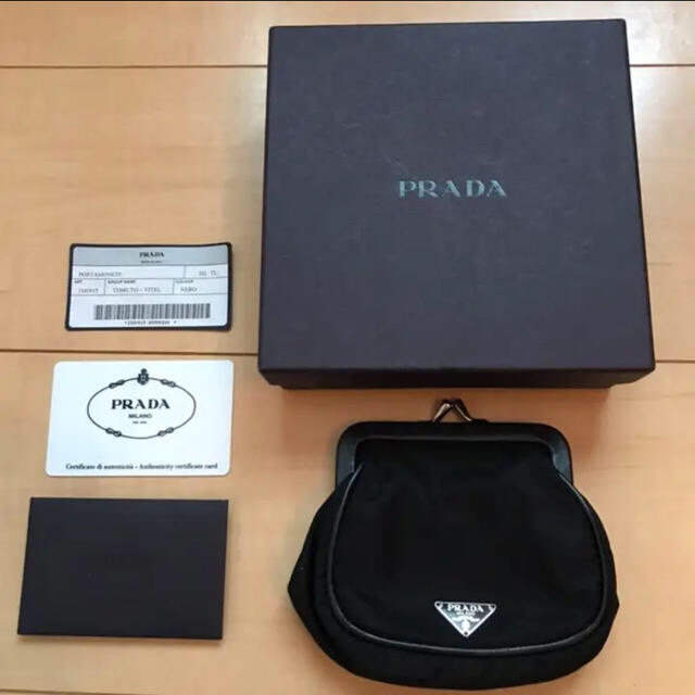 PRADA(プラダ)のPRADA プラダ　プラダ　がま口　財布　コインケース　ポーチ　ブラック　黒 レディースのファッション小物(コインケース)の商品写真