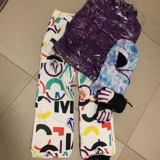 volcom(スノーボード ・ ホワイト/白色系)のフリマアイテム一覧 volcom(スノーボード ・ ホワイト/白色系)のフリマアイテム一覧