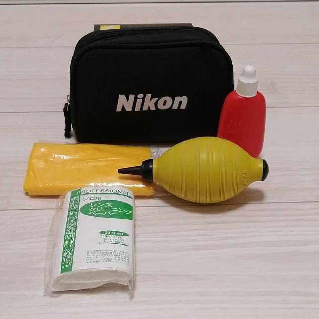 Nikon(ニコン)の値下げ！Nikon D5200 Wズームキット RED Wireless付き スマホ/家電/カメラのカメラ(デジタル一眼)の商品写真