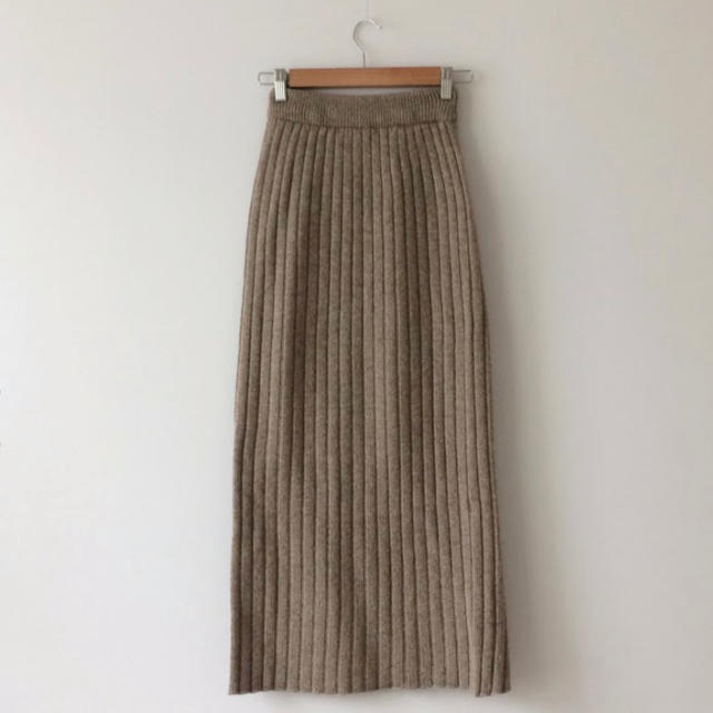 ZARA(ザラ)のリブニット 巻きマシキスカート ブラウン レディースのスカート(ロングスカート)の商品写真