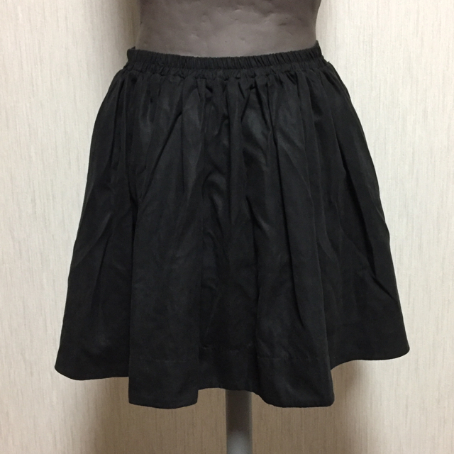 LOWRYS FARM(ローリーズファーム)のローリーズファームシンプル黒スカート  レディースのスカート(ミニスカート)の商品写真