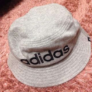 アディダス(adidas)のアディダス/バケットハット (その他)