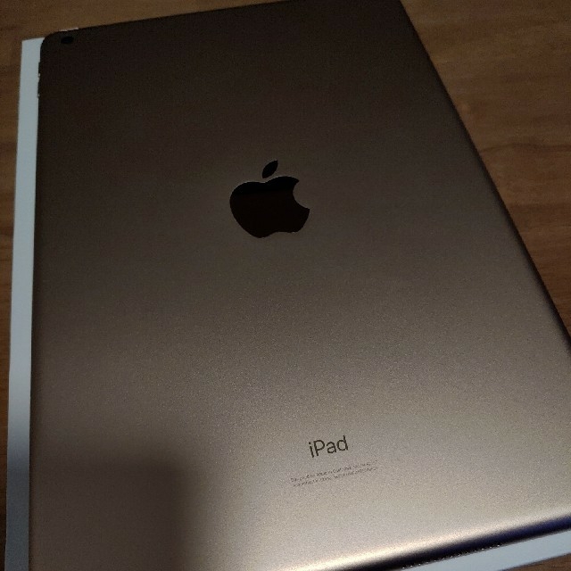 極美品　iPad　第7世代　32GB　ゴールド