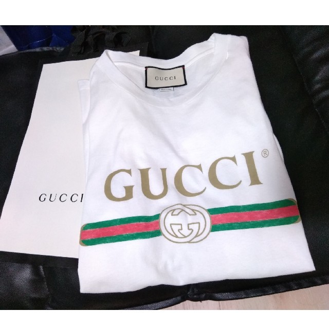 Gucci(グッチ)の美品 定価7万円 GUCCI ロゴオーバーサイズTシャツフラワーアップリケ レディースのトップス(Tシャツ(半袖/袖なし))の商品写真