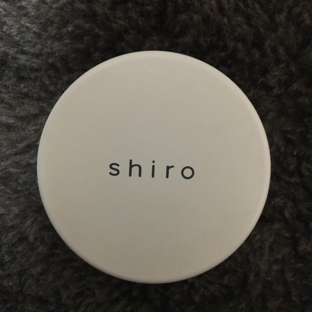 shiro(シロ)のSHIRO シルクハイライター 8H01  シャンパン コスメ/美容のベースメイク/化粧品(フェイスカラー)の商品写真