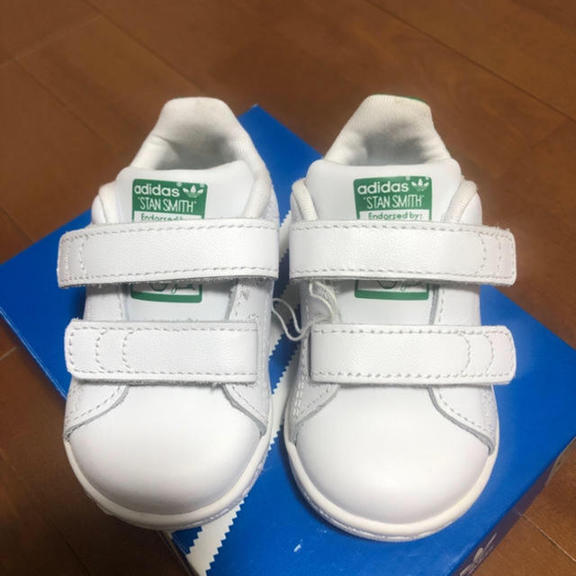 adidas(アディダス)の専用ページ！スタンスミス キッズ/ベビー/マタニティのベビー靴/シューズ(~14cm)(スニーカー)の商品写真