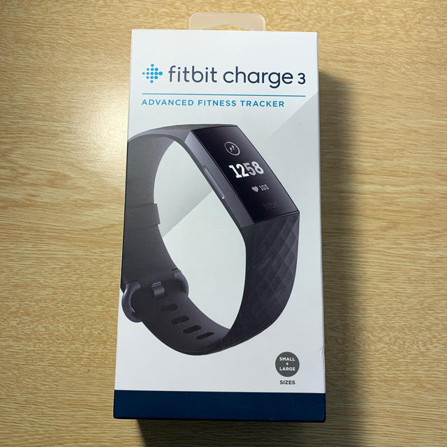 【新品未開封】fitbit charge3 / black スポーツ/アウトドアのトレーニング/エクササイズ(トレーニング用品)の商品写真