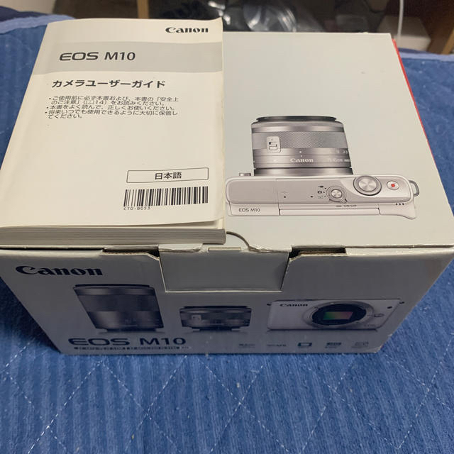 Canon EOS M10 3脚付きカメラ