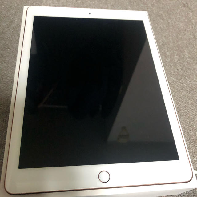 iPad 128G 第六世代　ゴールド 2