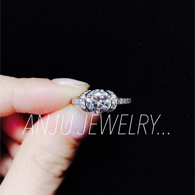 最高級SONAダイヤモンド　リボンリング　9号 レディースのアクセサリー(リング(指輪))の商品写真