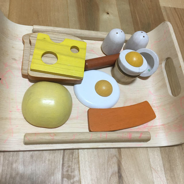 PLANTOYS(プラントイ)の朝食セット/木のおもちゃ キッズ/ベビー/マタニティのおもちゃ(知育玩具)の商品写真