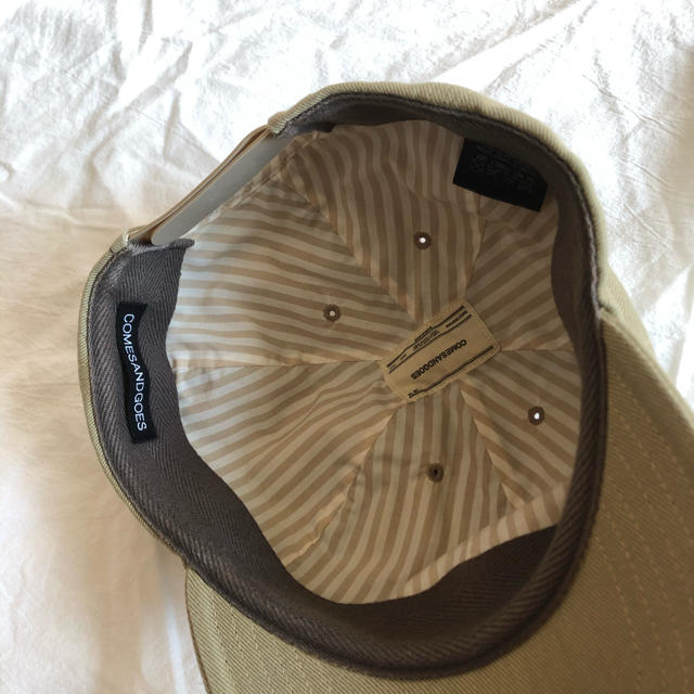 1LDK SELECT(ワンエルディーケーセレクト)のCOMESANDGOES キャップ ベージュ メンズの帽子(キャップ)の商品写真
