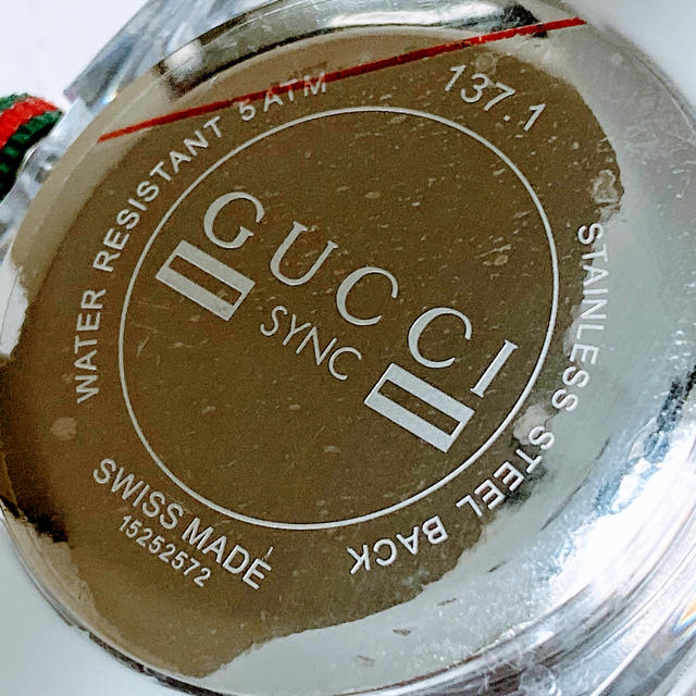 Gucci(グッチ)の◆海外限定品◆新品◆GUCCI SYNC XXL◆クォーツ 白 メンズ腕時計 メンズの時計(腕時計(アナログ))の商品写真