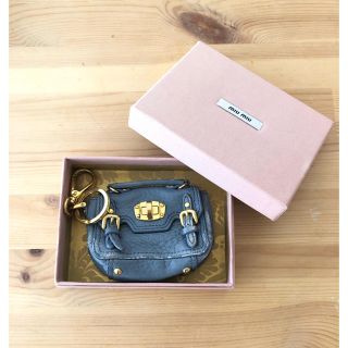 ミュウミュウ(miumiu)のmiumiu キーチェーン付きチャーム(バッグチャーム)