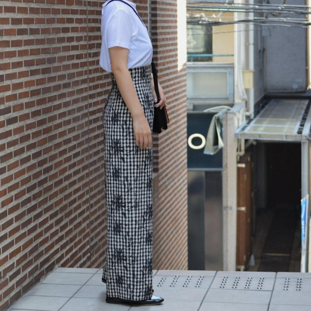 GREED(グリード)の【 GREED】GINGHAM CHECK FLOWER Pants レディースのパンツ(カジュアルパンツ)の商品写真