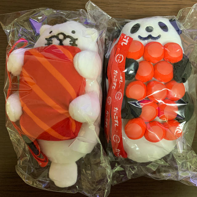 新品・未開封☆スシローだっこずし ＶＩＰパスケースセット エンタメ/ホビーのおもちゃ/ぬいぐるみ(キャラクターグッズ)の商品写真