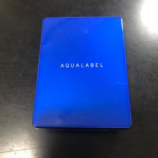 アクアレーベル(AQUALABEL)のアクアレーベル パウダリーファンデーション オークル10 中古(ファンデーション)