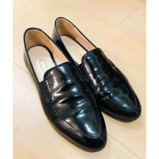 PRADA(エナメル ・ ローファー/革靴)のフリマアイテム一覧 PRADA(エナメル ・ ローファー/革靴)のフリマアイテム一覧