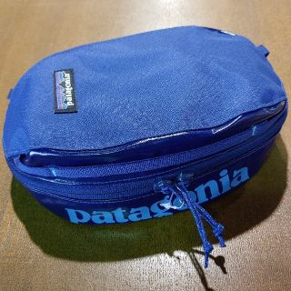 パタゴニア(patagonia)のパタゴニア★ブラックホールポーチ スモール 綺麗なブルー(ポーチ)