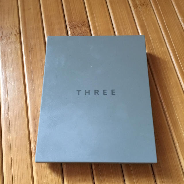 THREE(スリー)のTHREE シマリンググローデュオ 01 コスメ/美容のベースメイク/化粧品(その他)の商品写真