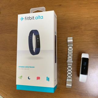 フィットフィット(fitfit)のfit bit alta 本体とバンド2本(トレーニング用品)