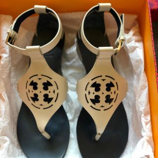 トリーバーチ(Tory Burch)のトリバーチサンダル　サイズ7(24センチ) ベージュ(サンダル)