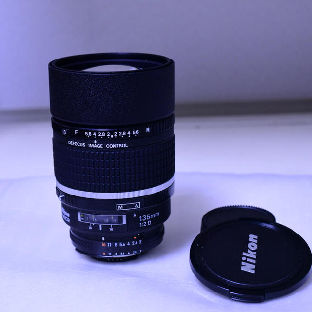 美品  ニコン Nikon NIKKOR AF DC 135mm F2D