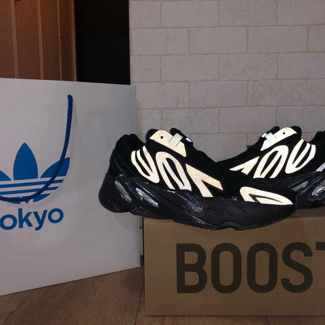 adidas(アディダス)のYEEZY BOOST 700 MNVN メンズの靴/シューズ(スニーカー)の商品写真