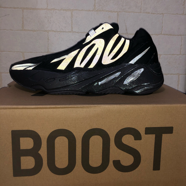 adidas(アディダス)のYEEZY BOOST 700 MNVN メンズの靴/シューズ(スニーカー)の商品写真