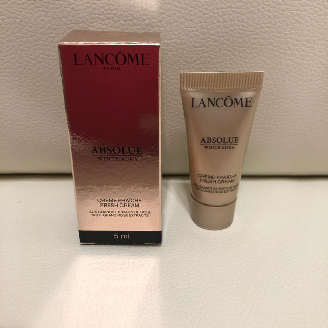 LANCOME(ランコム)のランコム　アプソリュホワイトオーラクリーム　5ml 2本 コスメ/美容のスキンケア/基礎化粧品(フェイスクリーム)の商品写真