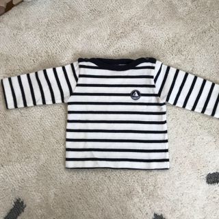 プチバトー(PETIT BATEAU)のPETIT BATEAU ボートネック　Tシャツ　6m(Ｔシャツ)