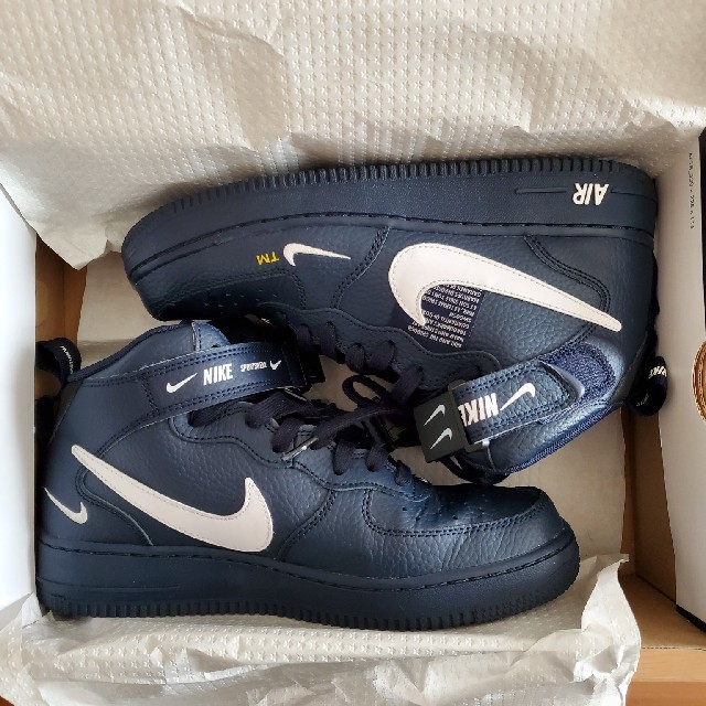 NIKE(ナイキ)のNIKE ナイキ AIR FORCE 1 MID 07 LV8 メンズの靴/シューズ(スニーカー)の商品写真