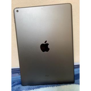 アイパッド(iPad)のipad 10.2インチ　第七世代　スペースグレイ(タブレット)