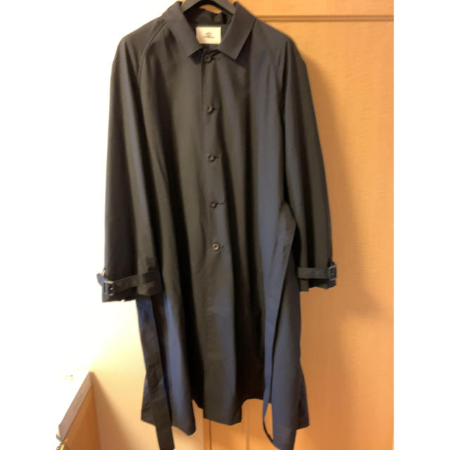 COMOLI(コモリ)のOUTIL MANTEAU UZES ウティ ステンカラーコート 黒 メンズのジャケット/アウター(ステンカラーコート)の商品写真