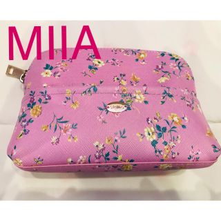 ミーア(MIIA)の【✴︎専用商品✴︎】MIIA  ミーア　花柄ポーチ(ポーチ)