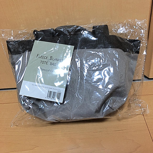 値下げ☆新品 フリースブランケットトートバッグ付 レディースのバッグ(トートバッグ)の商品写真