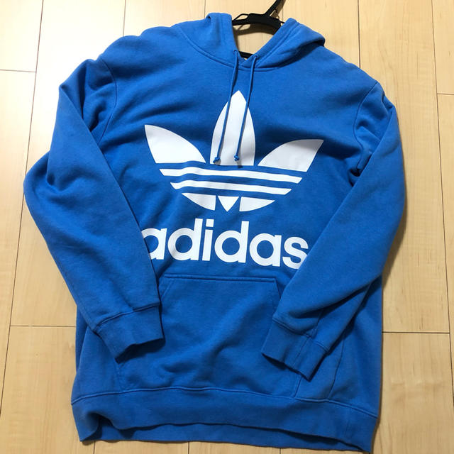 adidas(アディダス)のアディダス パーカー レディースのトップス(パーカー)の商品写真