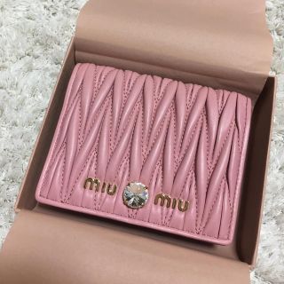 ミュウミュウ(miumiu)の土日限定値下♡ miumiu♡マテラッセ 財布 クリスタル ビジューピンク春財布(財布)