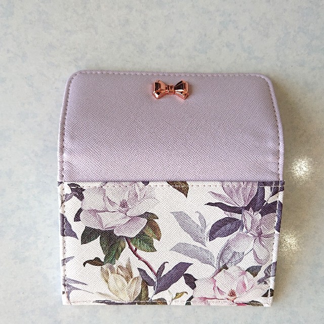 TED BAKER(テッドベイカー)のテッドベイカー カードケース レディースのファッション小物(名刺入れ/定期入れ)の商品写真