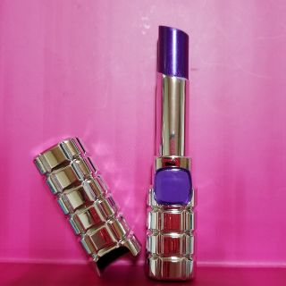 ロレアルパリ(L'Oreal Paris)の美品 スミレビビッド カラー ロレアル パリ シャインオン(口紅)