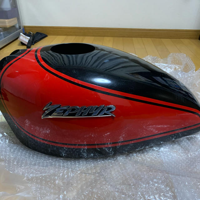 ゼファーχ タンクカバー 自動車/バイクのバイク(パーツ)の商品写真