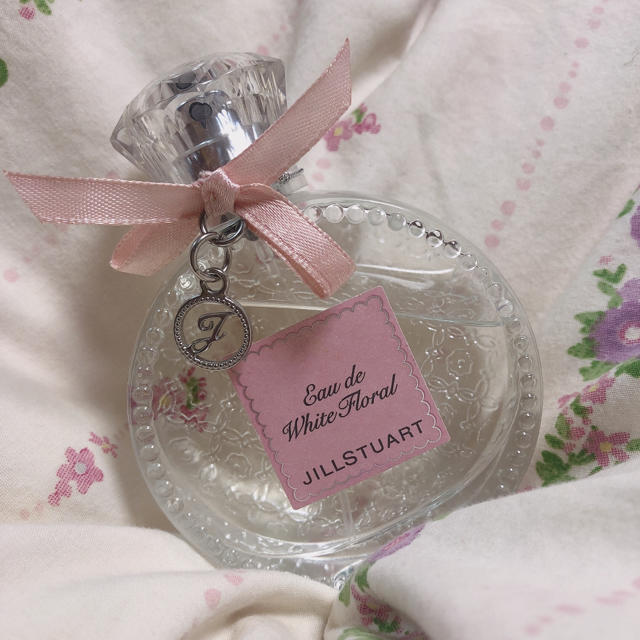 JILLSTUART(ジルスチュアート)のJILLSTUART ホワイトフローラル 香水 コスメ/美容の香水(香水(女性用))の商品写真