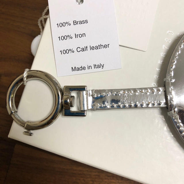 新品】Maison Margiela レザー キーホルダー シルバー 新品】Maison Margiela レザー キーホルダー シルバー
