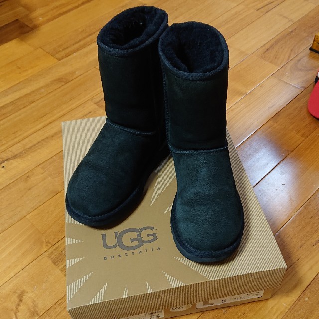 UGG(アグ)の★安い★正規品22cm UGGaustralia ムートンショートブーツブラック レディースの靴/シューズ(ブーツ)の商品写真