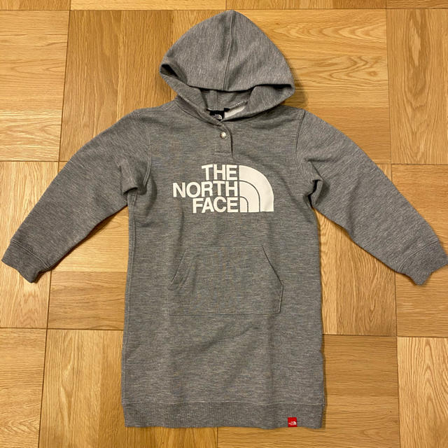 THE NORTH FACE(ザノースフェイス)のノースフェイス　キッズ女の子　ロングパーカー　110cm キッズ/ベビー/マタニティのキッズ服女の子用(90cm~)(ワンピース)の商品写真