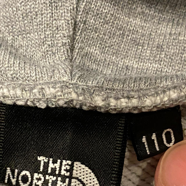 THE NORTH FACE(ザノースフェイス)のノースフェイス　キッズ女の子　ロングパーカー　110cm キッズ/ベビー/マタニティのキッズ服女の子用(90cm~)(ワンピース)の商品写真