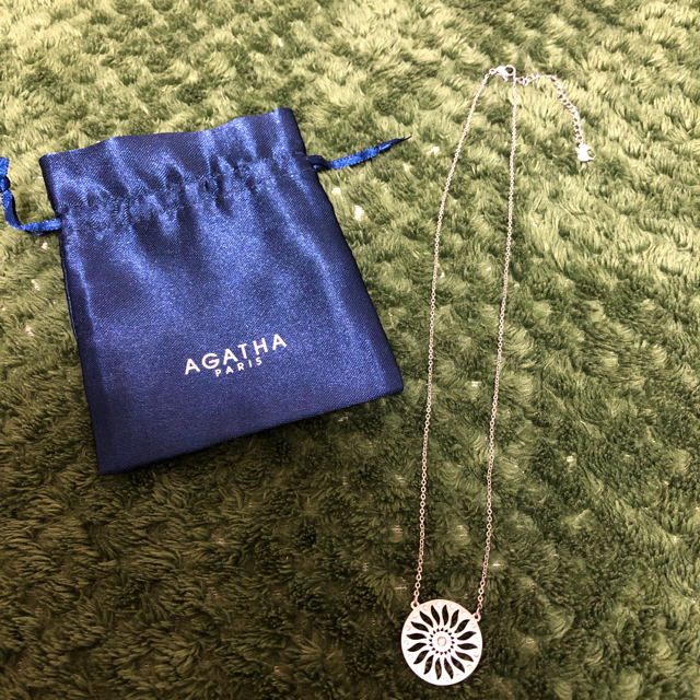 AGATHA(アガタ)のAGATHA 太陽モチーフ ブレスレットとネックレスのセット レディースのアクセサリー(ブレスレット/バングル)の商品写真